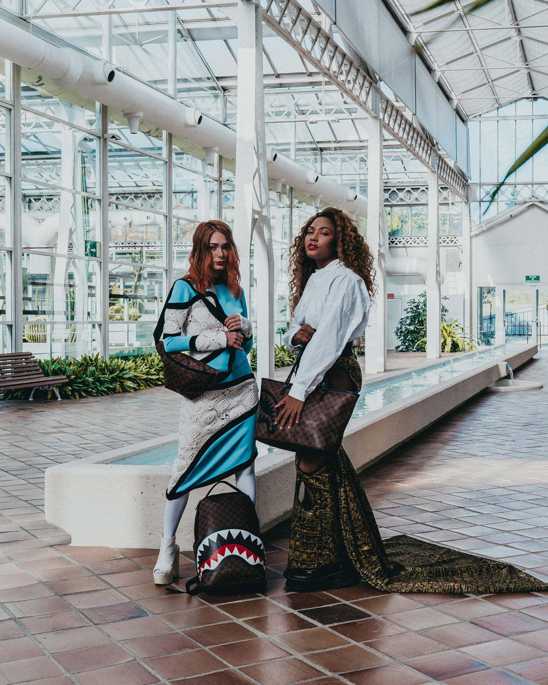 SHARKS AND SKULLS SAVVY CROSSBODY