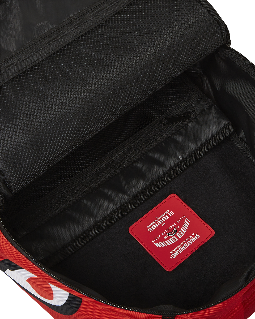 LOONEY TUNES SHARK RUN DLXSR BACKPACK