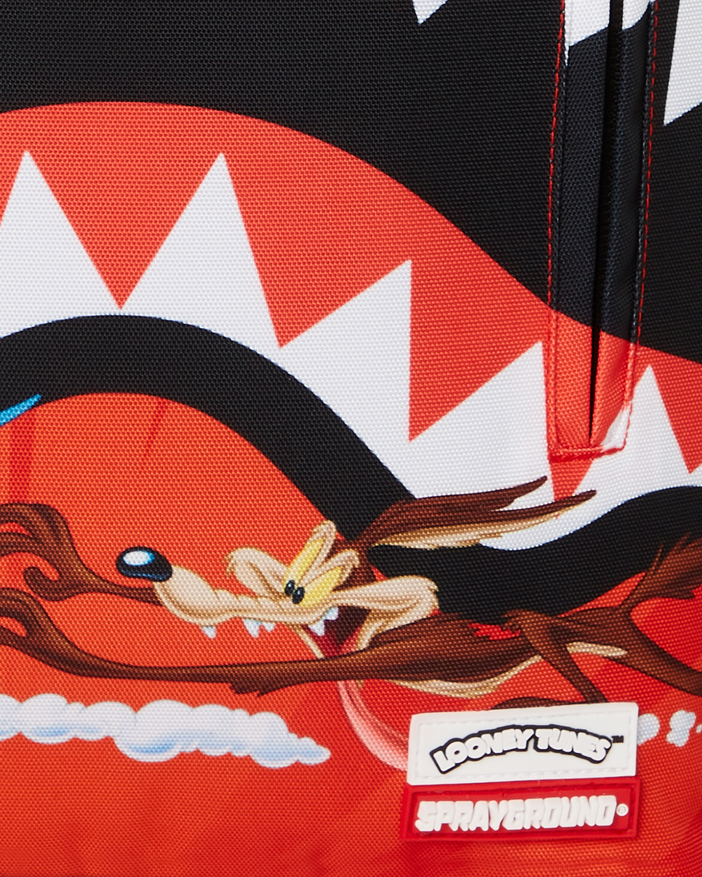 LOONEY TUNES SHARK RUN DLXSR BACKPACK