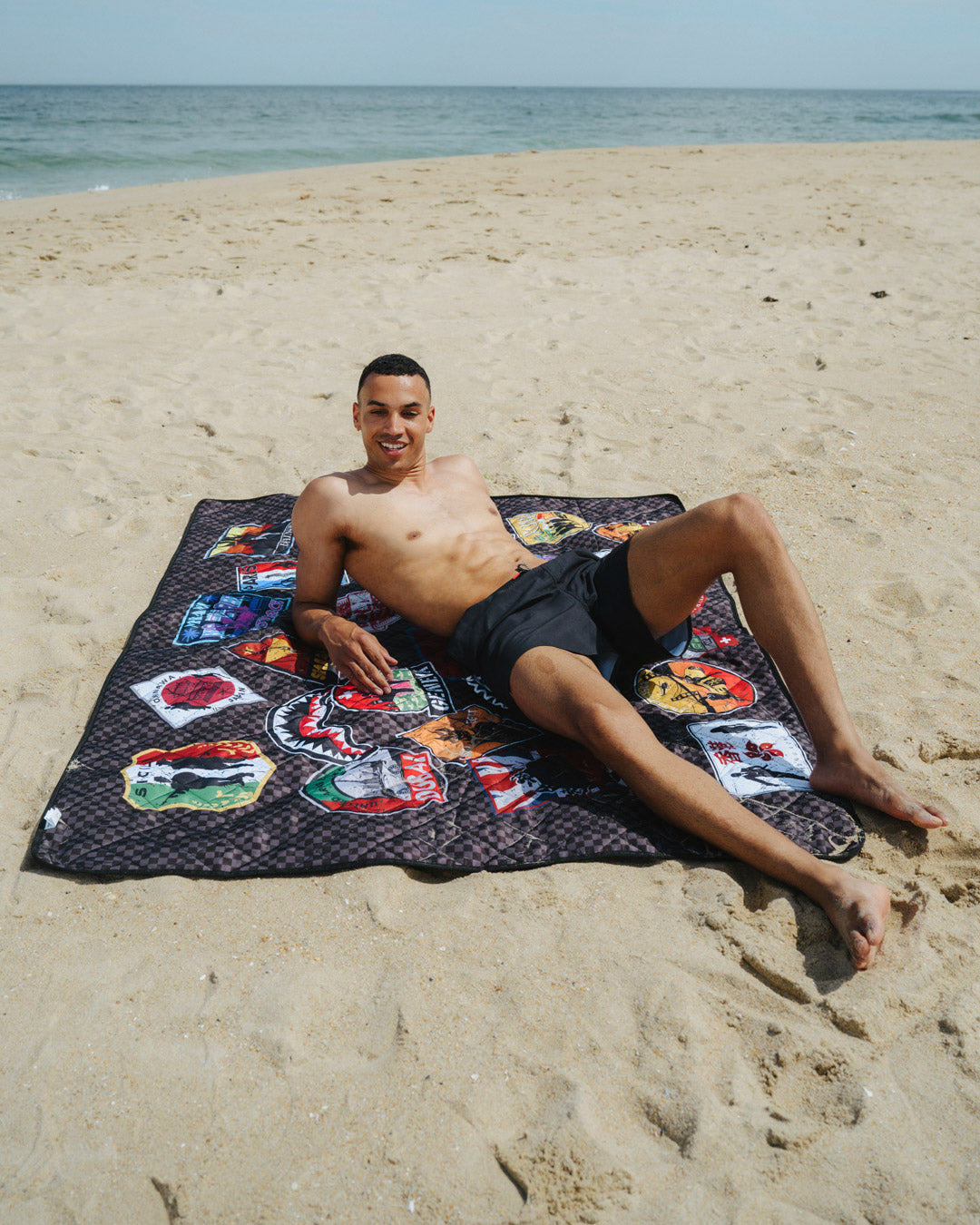 GLOBAL MOGUL UNLIMITED MILES PACKABLE BEACH MAT BLANKET WATER RESISTANT CONVERTIBLE TOTE
