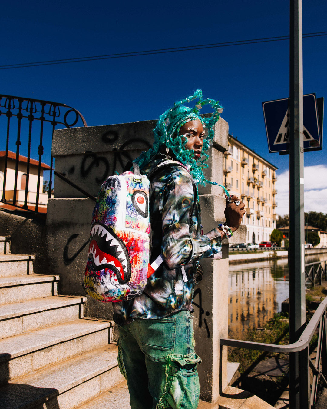 LE MONDE DES GRAFFITIS BACKPACK