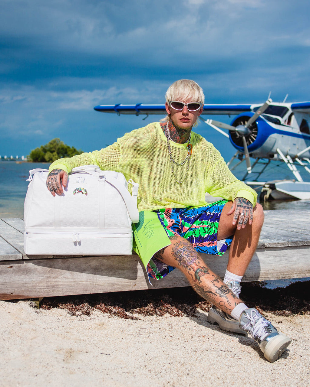 SHOW UP SHOW OUT STILETTO DUFFLE