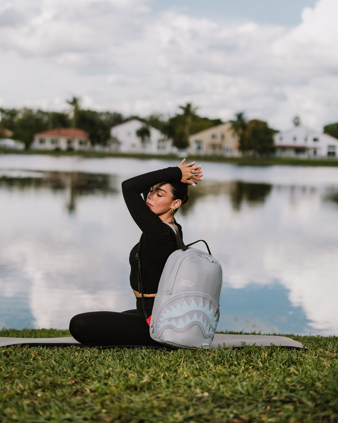 SHARK CENTRAL ICE MESH BACKPACK