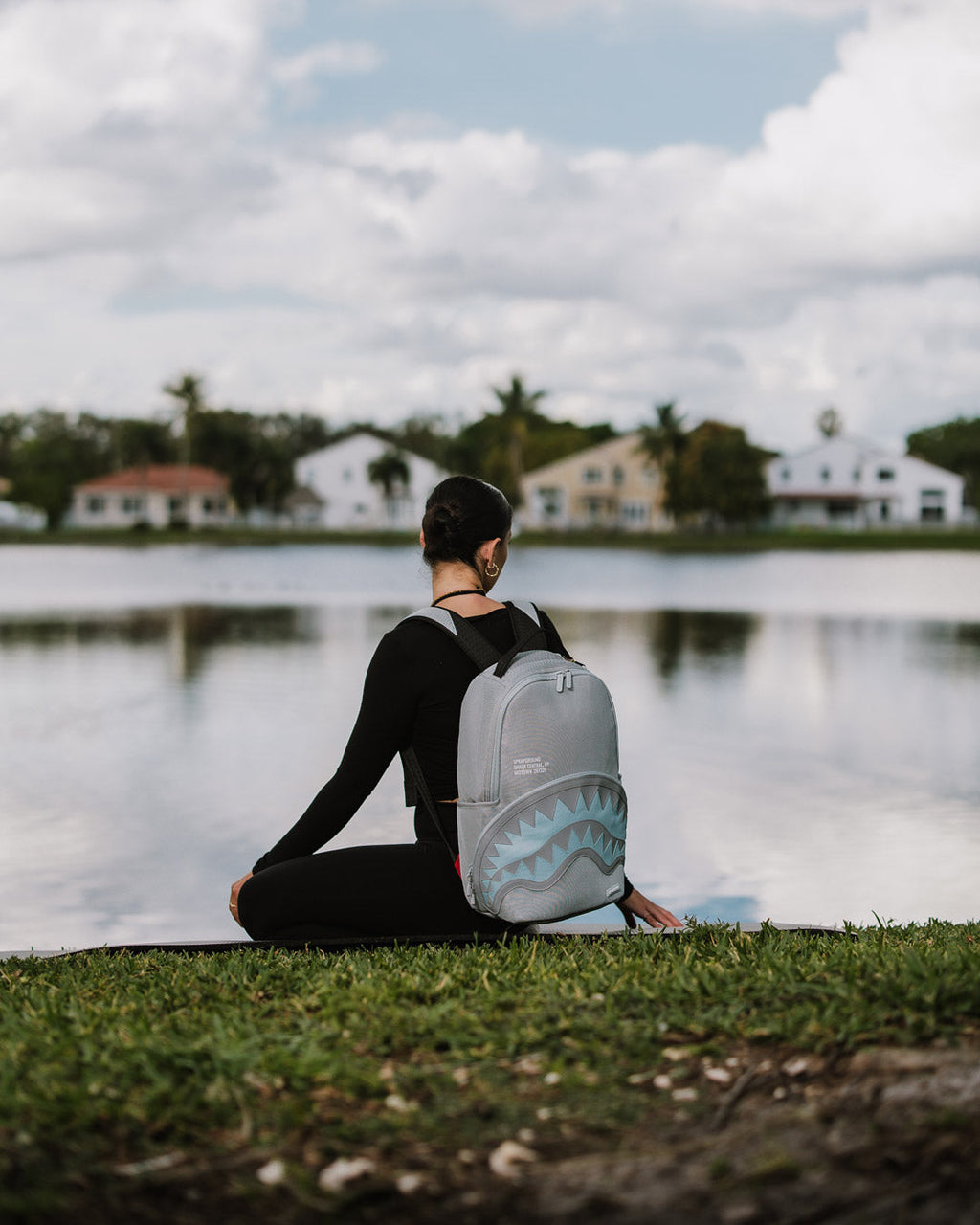 SHARK CENTRAL ICE MESH BACKPACK