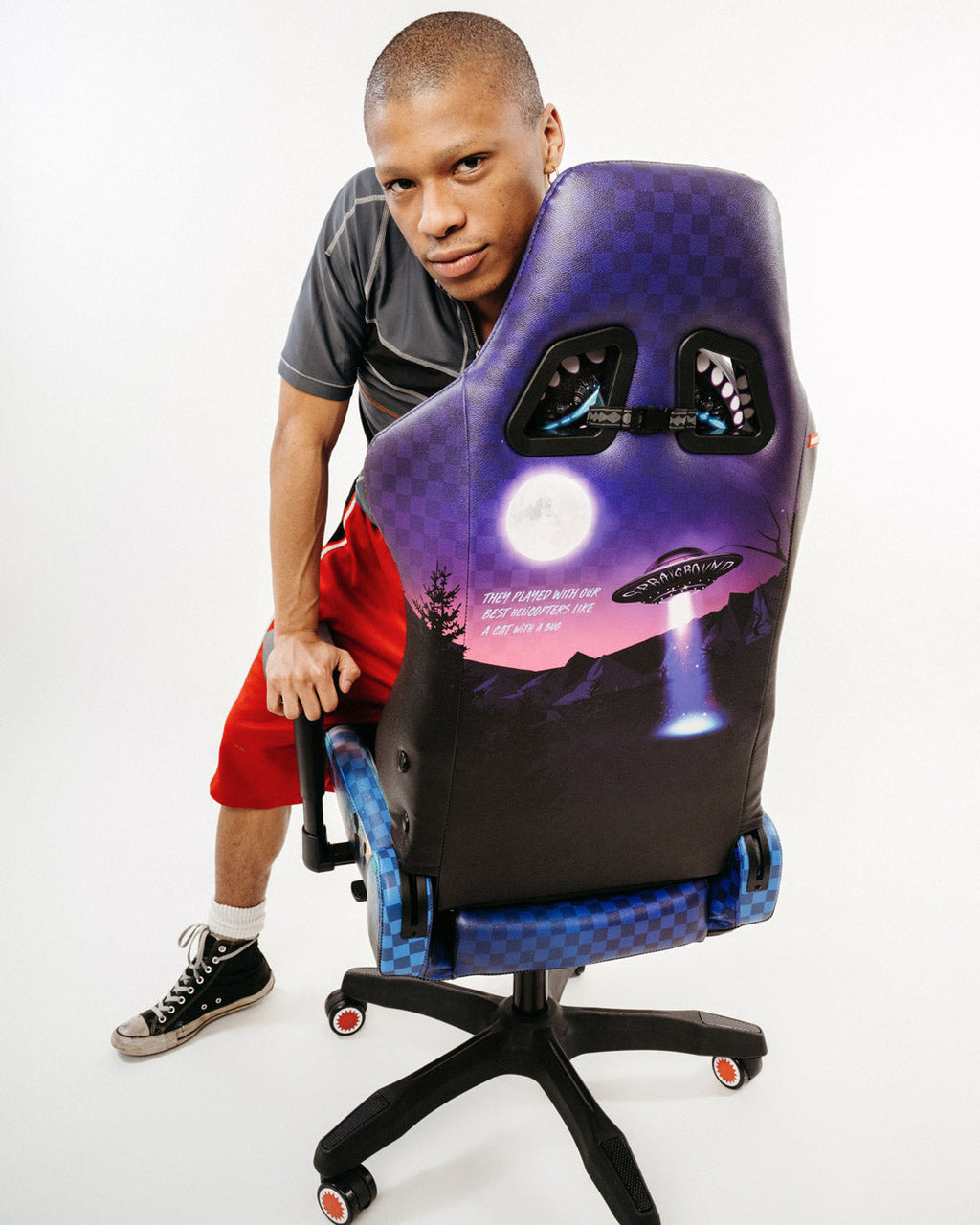 LATE ONE NIGHT GAMING CHAIR