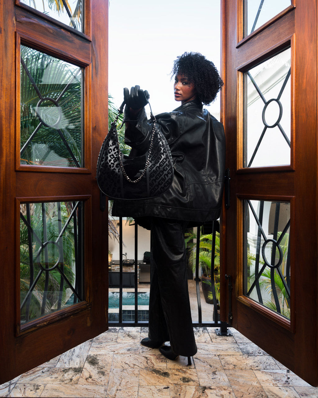NEMESIS HUNT VICE SHOULDER BAG
