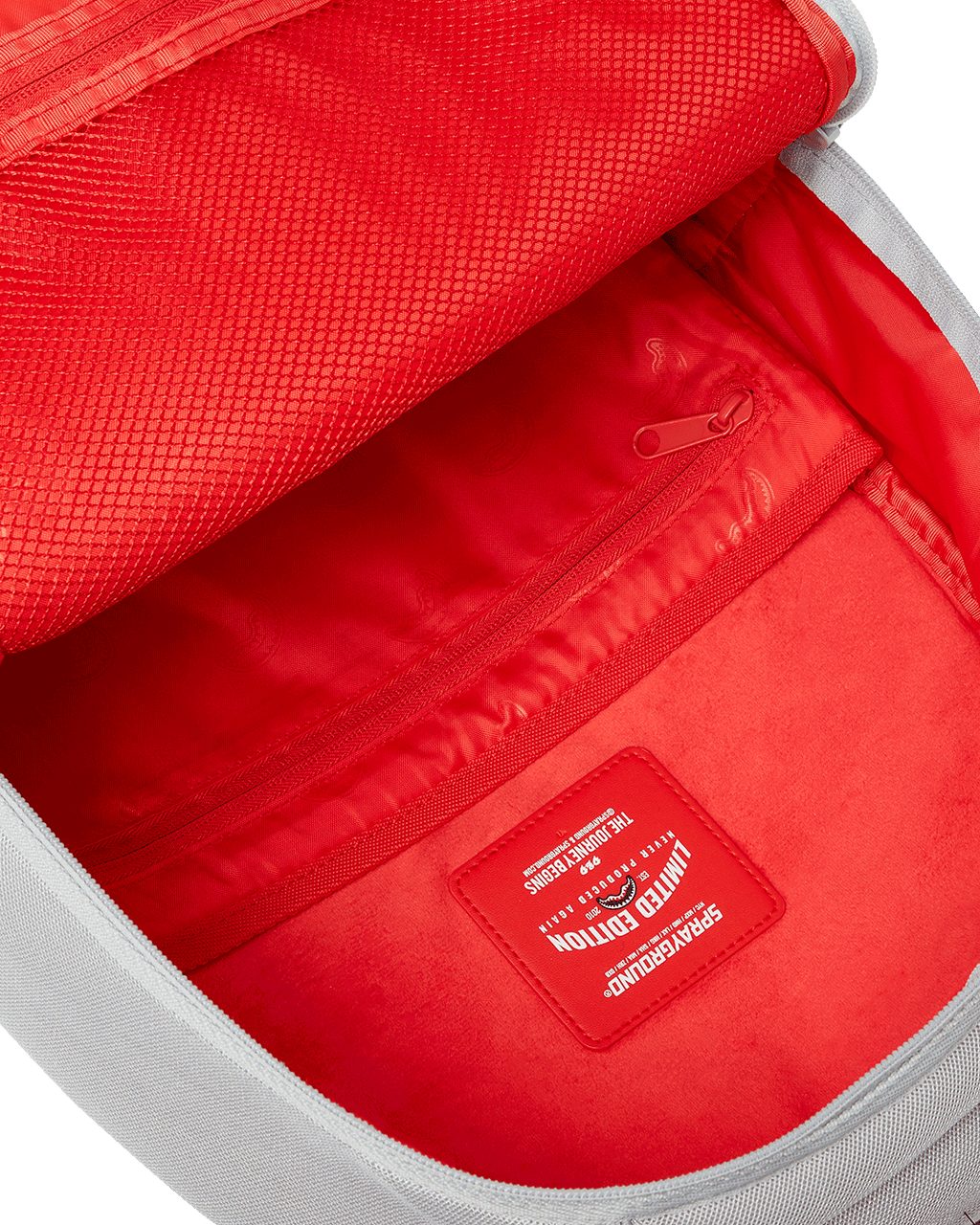 SHARK CENTRAL ICE MESH BACKPACK